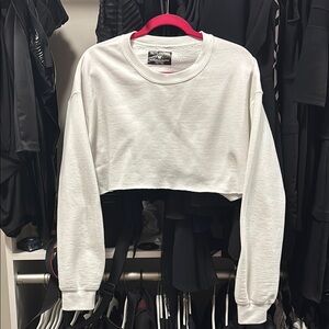 PrettyLittleThing White Cropped Sweatshirt